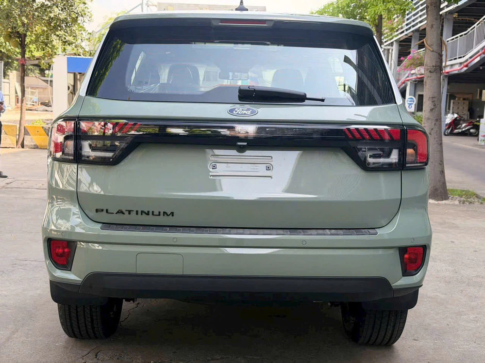 Ford Everest Plantinum